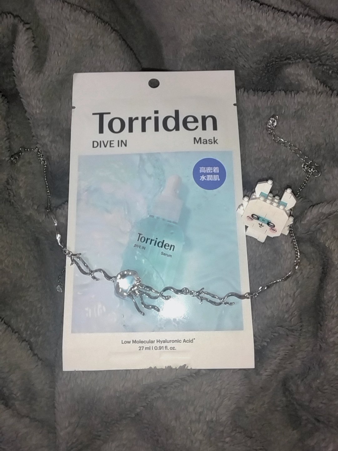 こんばんは🌚はるかです！
LIPPSの投稿を始めて1週間となりました！
沢山の方にいいねをいただいて、毎日元気を貰っています！
今日は激務バイトお疲れ様、ということで商品のレビューはお休みします。
Torridenのダイブインマスクをして