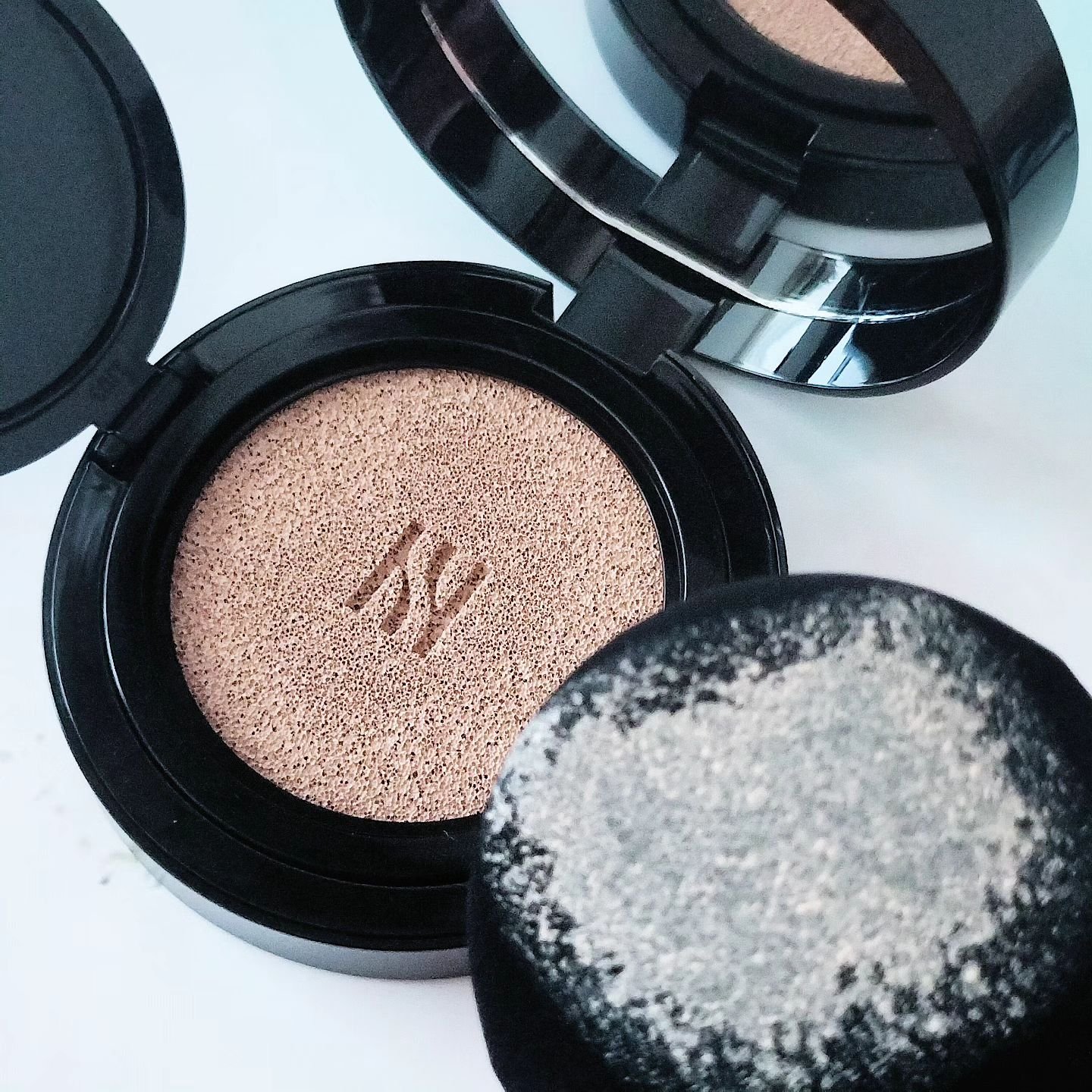 ブラック クッション ファンデーション/HERA/クッションファンデーションを使ったクチコミ（3枚目）