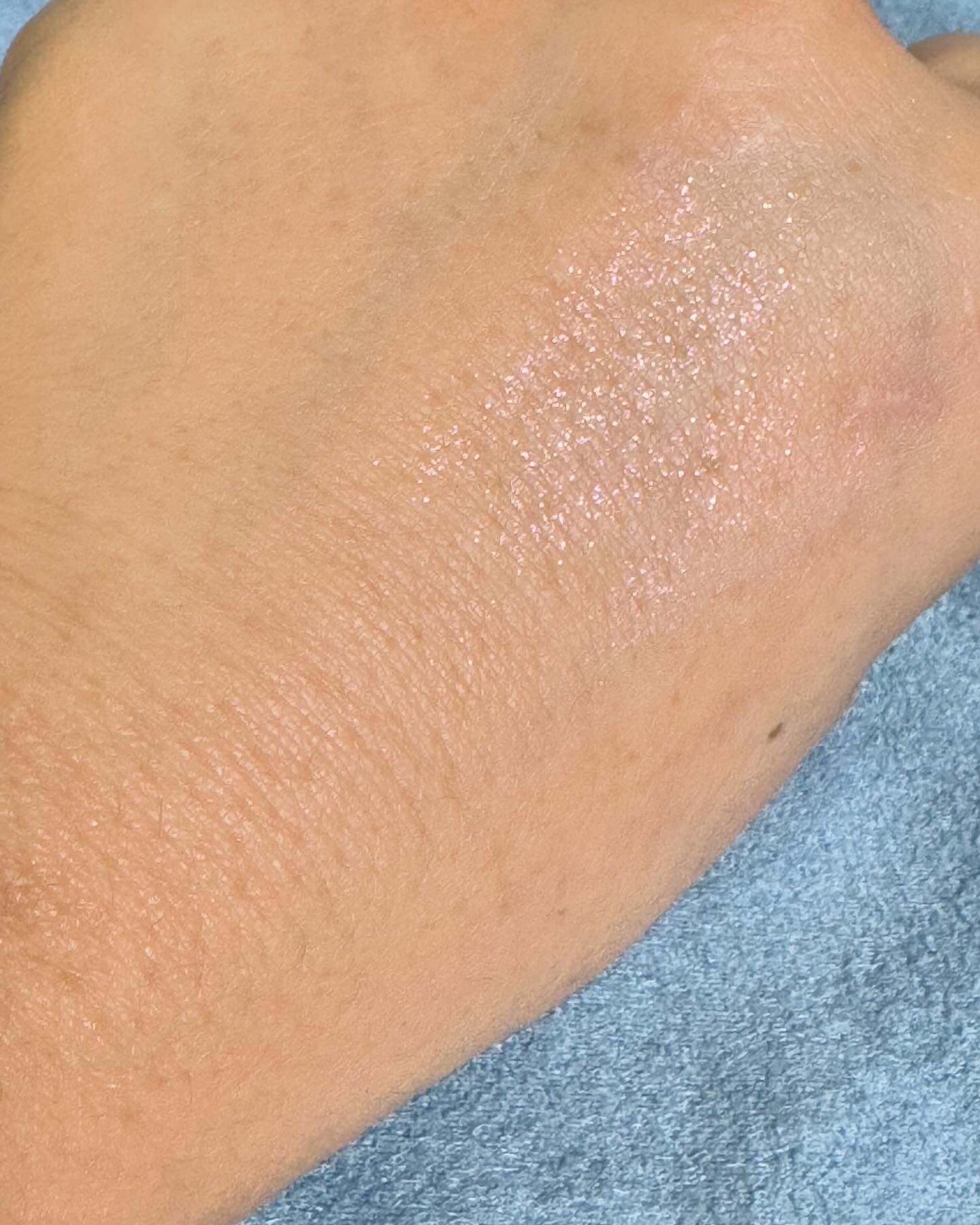 i'm Stick Shadow Glitterr/i’m meme/スティックアイシャドウを使ったクチコミ（3枚目）