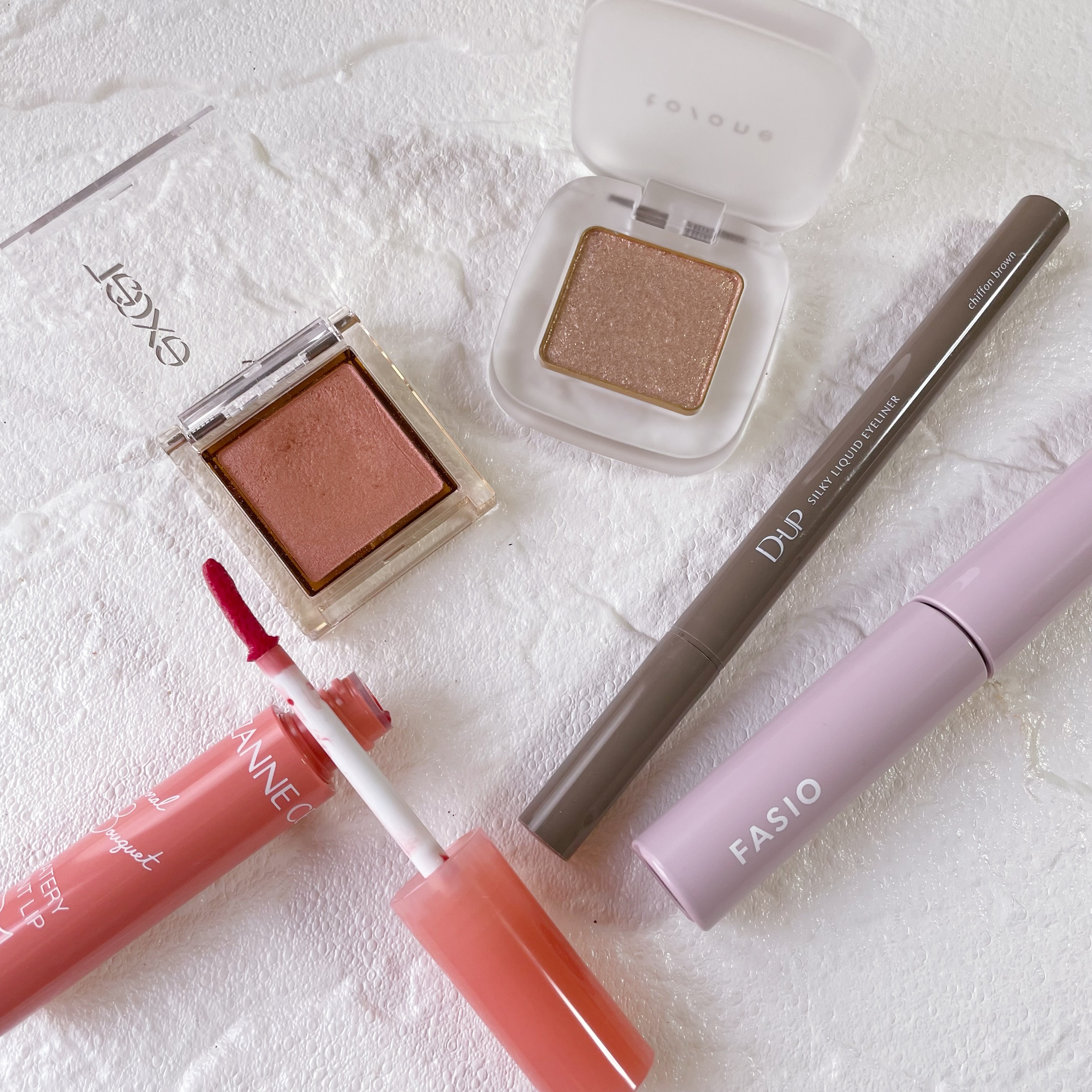 トーン ペタル フロート アイズ 07 Dazzling Sugar/to/one/単色アイシャドウを使ったクチコミ（2枚目）