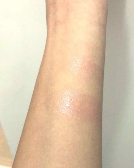 モイストピュアカラーリップ/ニベア/リップクリームを使ったクチコミ(4枚目)