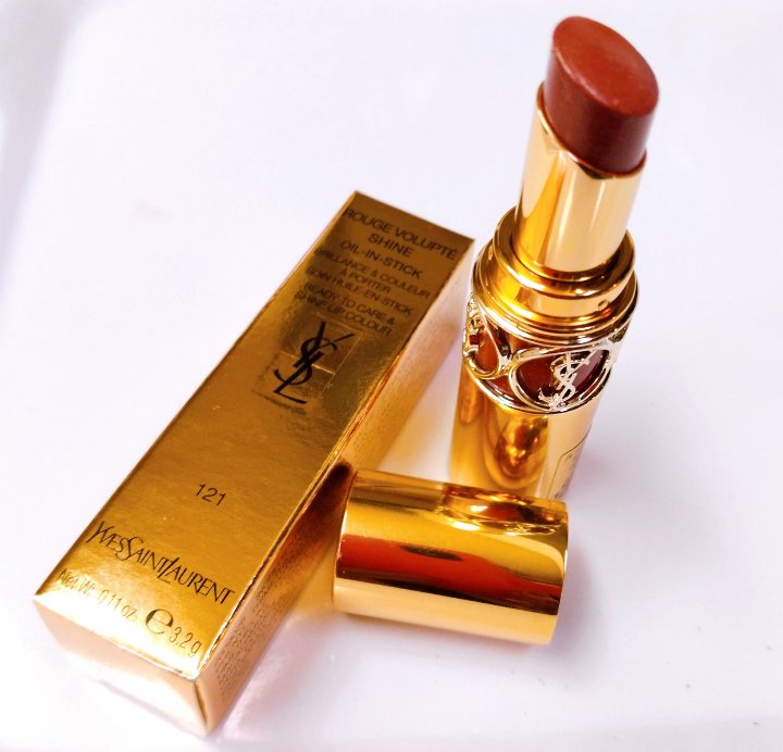 ルージュ ヴォリュプテ シャイン No.121 ベージュ サテン/YVES SAINT LAURENT BEAUTE/口紅を使ったクチコミ（2枚目）