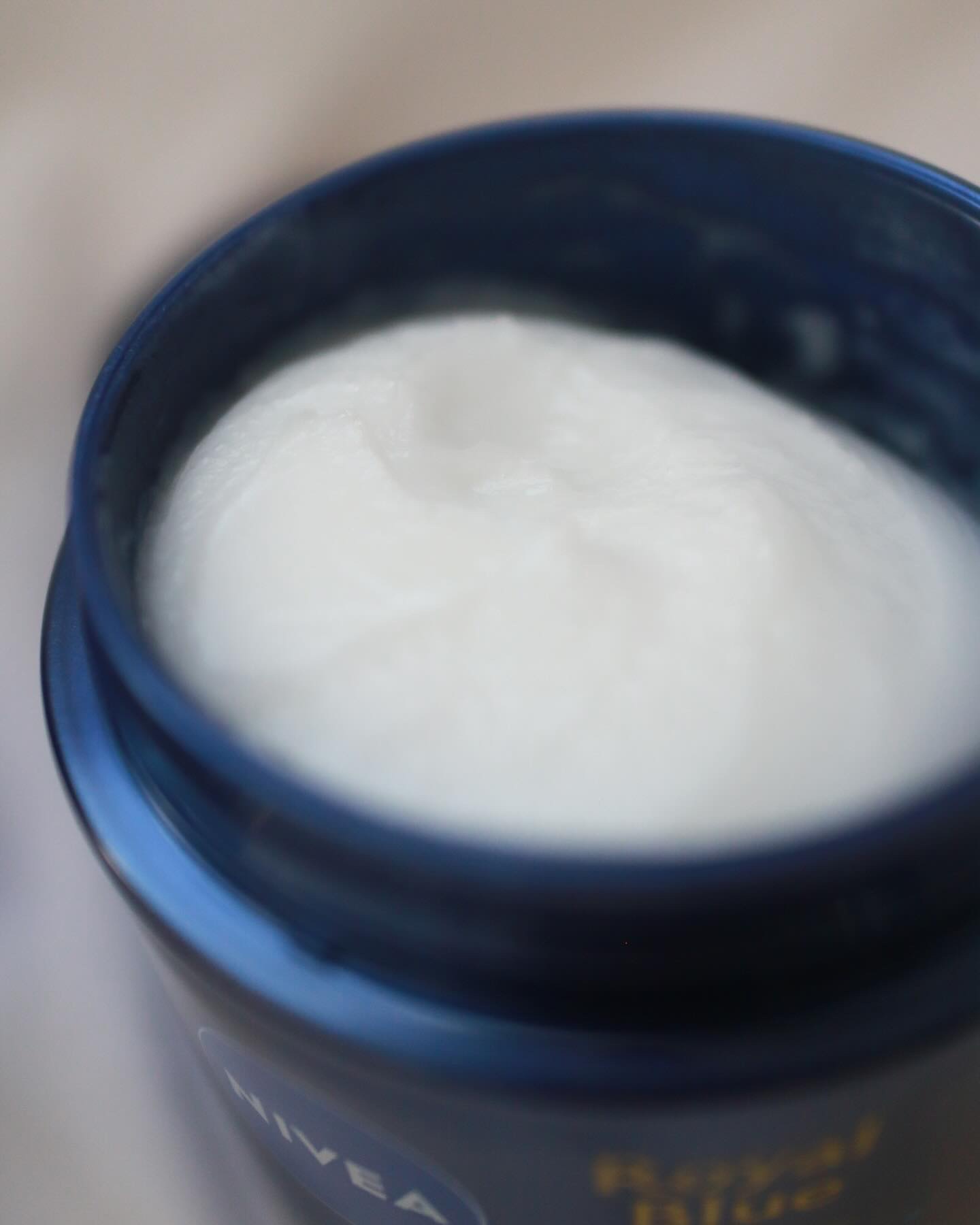 ニベア ロイヤルブルーボディクリーム うるおい密封ケア/ニベア/ボディクリームを使ったクチコミ（3枚目）