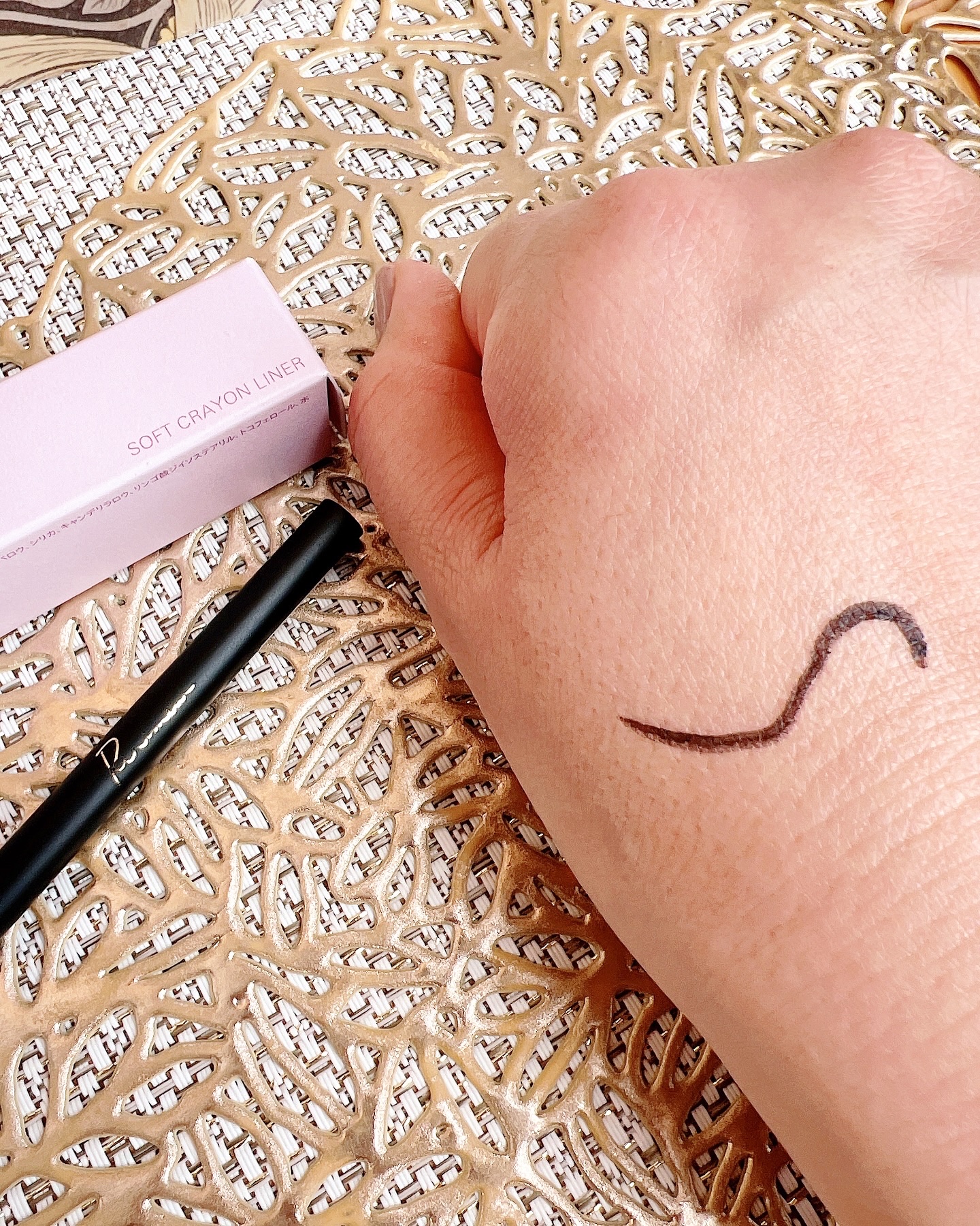 リリミュウ ソフトクレヨンライナー 01 ブラック/Ririmew/ペンシルアイライナーを使ったクチコミ（3枚目）