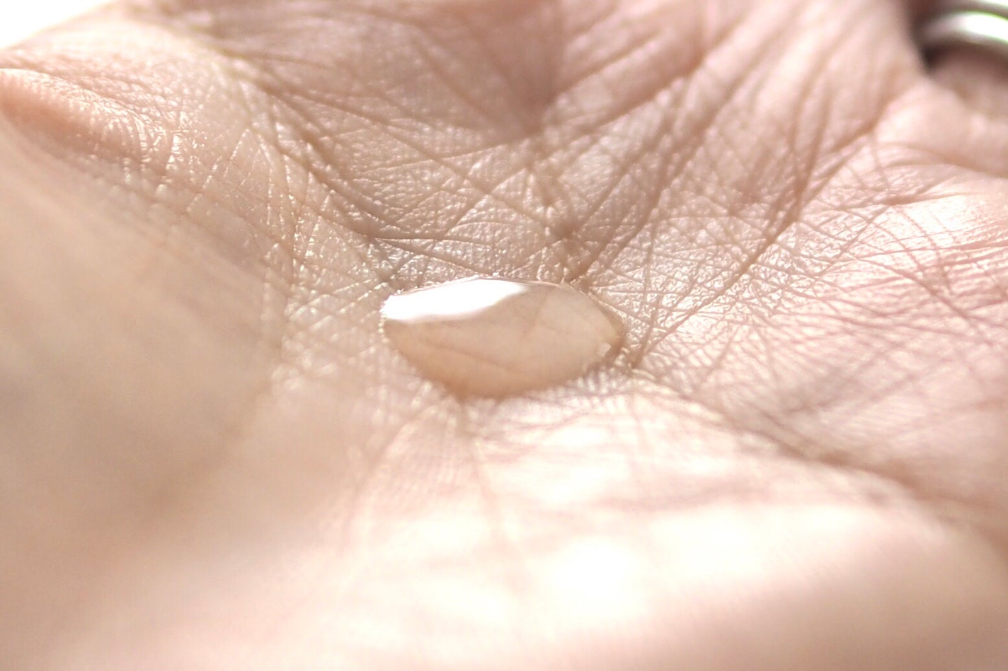 ガラクナイアシン2.0エッセンス/manyo/美容液を使ったクチコミ(4枚目)