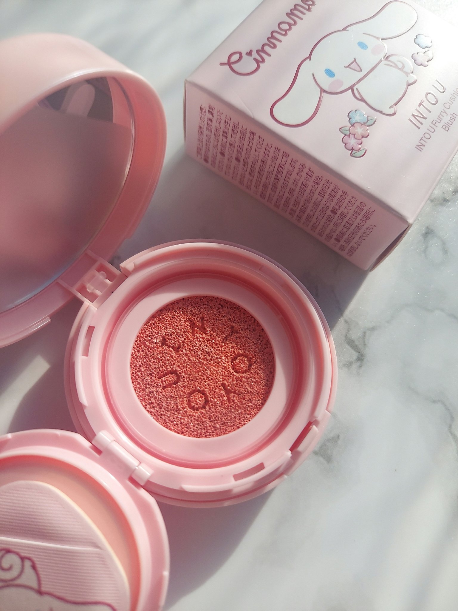 ファーリークッションブラッシュ/INTO U/パウダーチークを使ったクチコミ（3枚目）