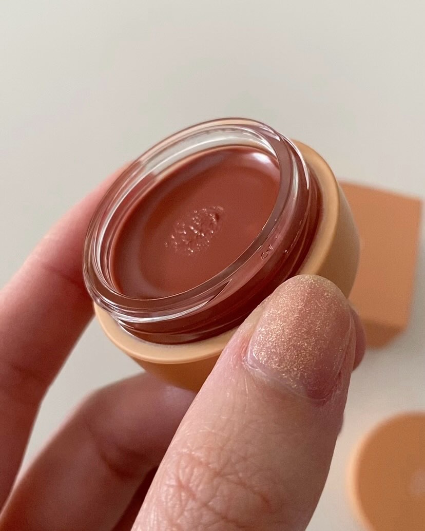 GLOWY TINT BALM/AOU/リップグロスを使ったクチコミ（2枚目）