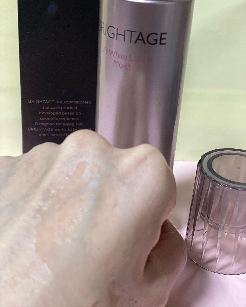 リア on LIPS 「ブライトエイジ リフトホワイト ローション モイストとリフトホ..」(3枚目)