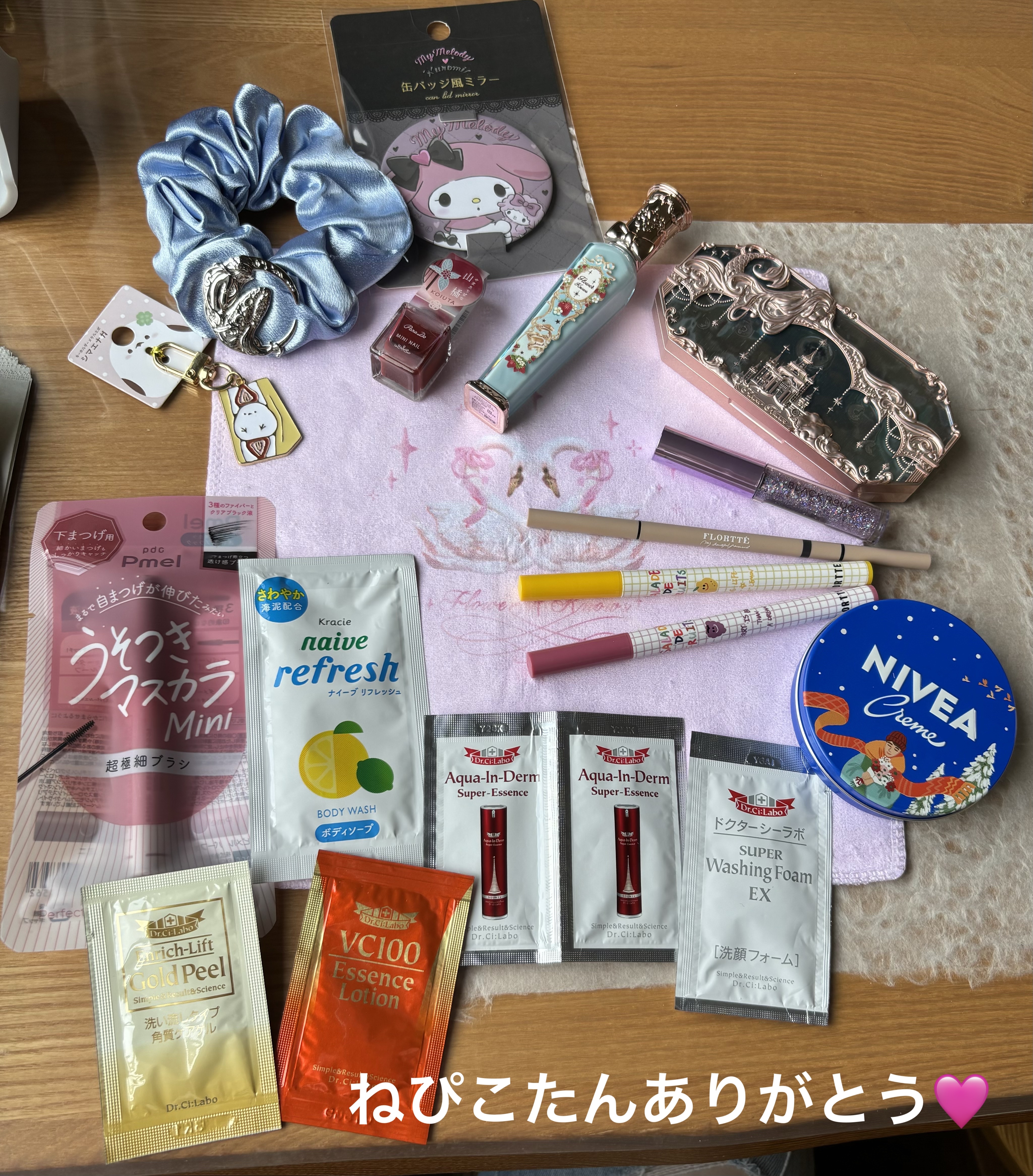 ストロベリーロココシリーズ クラウドマットリップ/FlowerKnows/リップグロスを使ったクチコミ（3枚目）