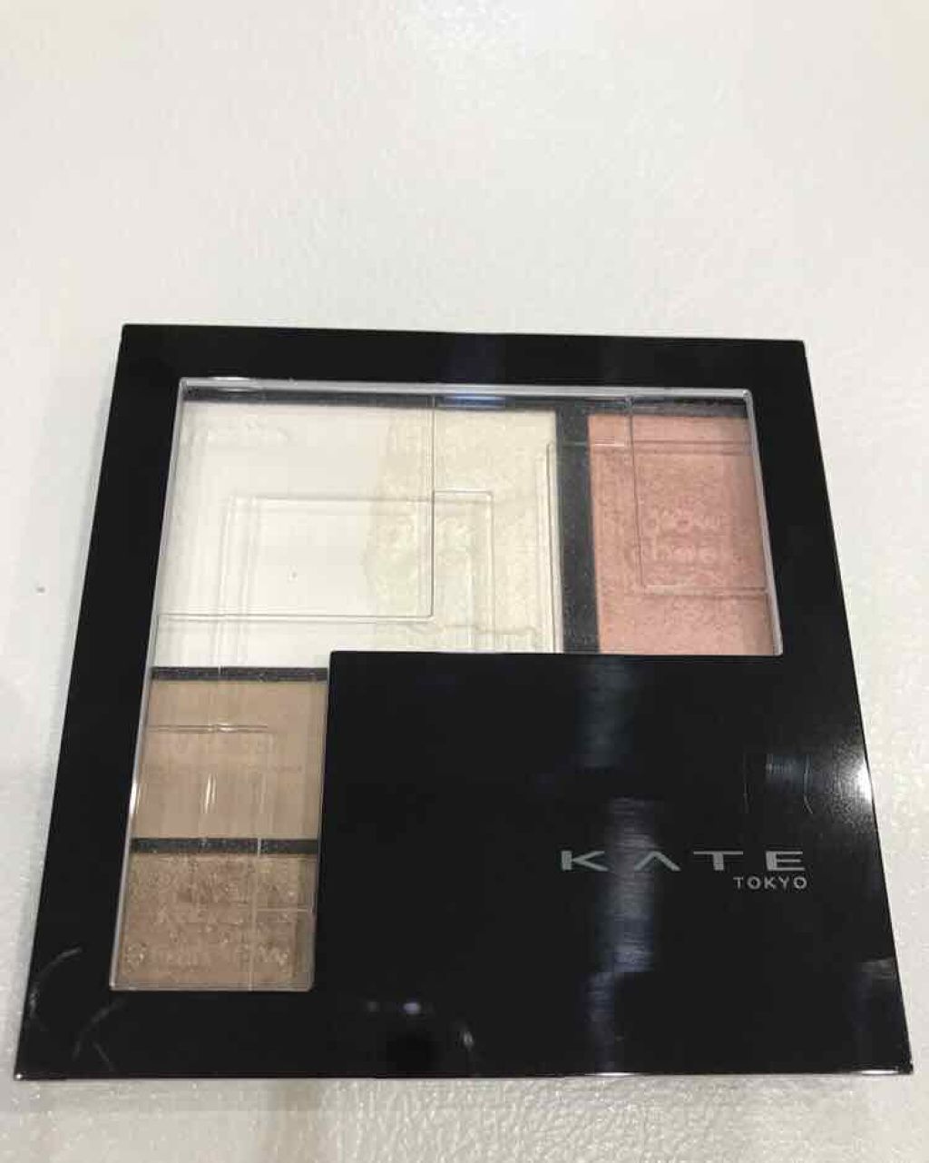 ホワイトシェイピングパレット/KATE/プレストパウダーを使ったクチコミ（2枚目）