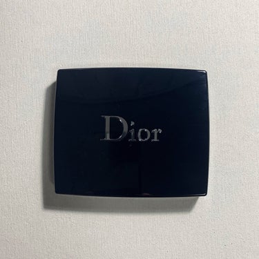 ･Dior サンク クルール クチュール 429 トワル ドゥ ジュイ
初サンク～。普段デパコス民じゃないから鼻息荒くなるくらいテンション上がる。上の2つと真ん中がお気に入りの色🫶
なんか全体的にオレン
