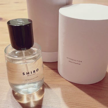 SHIRO シロ パフューム INTRODUCTIONのクチコミ「買っちゃいました……SHIROの香水！
試しで匂いを嗅がせてもらったらすごく素敵で、即決で買っ.....」（1枚目）