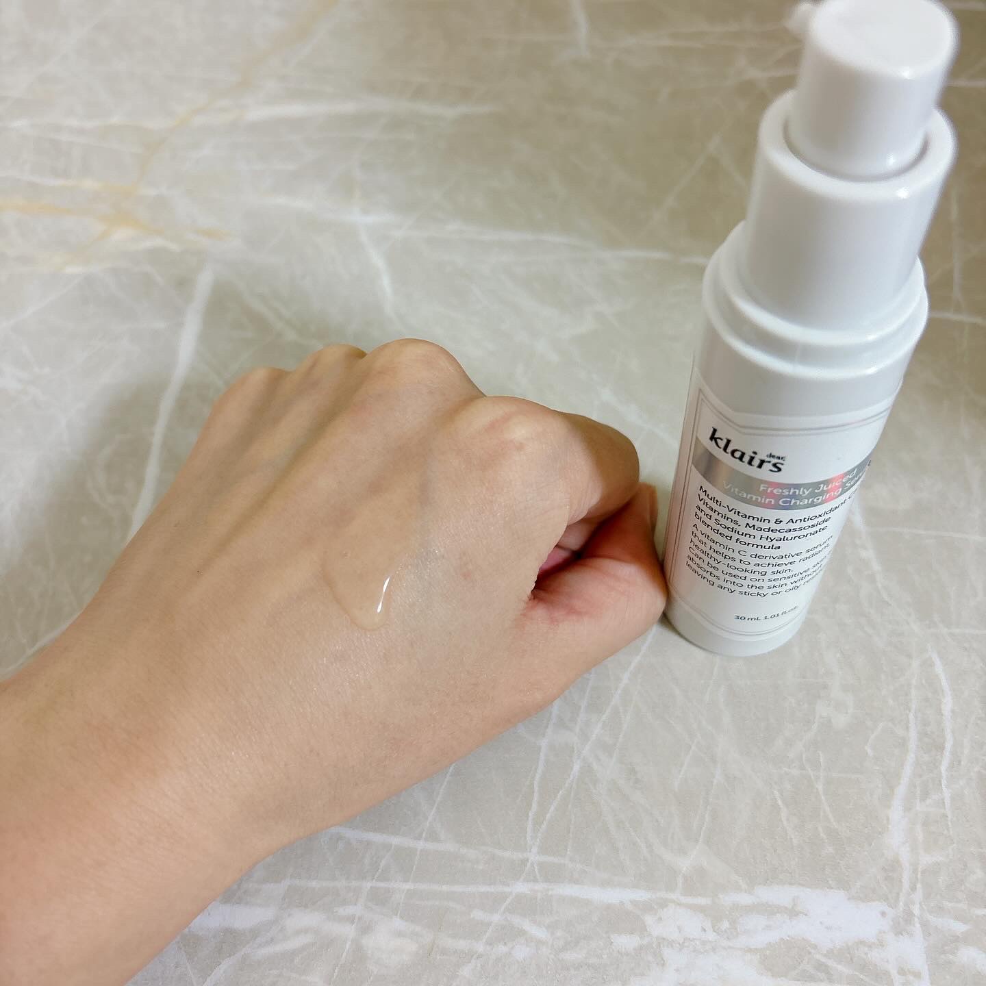 フレッシュリージュースドビタミンチャージングセラム(30ml)/Klairs/美容液を使ったクチコミ（2枚目）