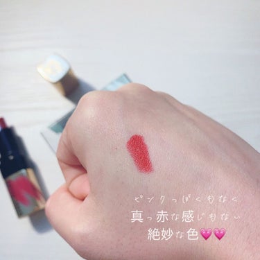 BOBBI BROWN リュクス プリズマティック リップスティックのクチコミ「〰︎BOBBI BROWN〰︎

お友達からお誕生日プレゼントでいただいた
昨年の冬限定ルージ.....」（3枚目）