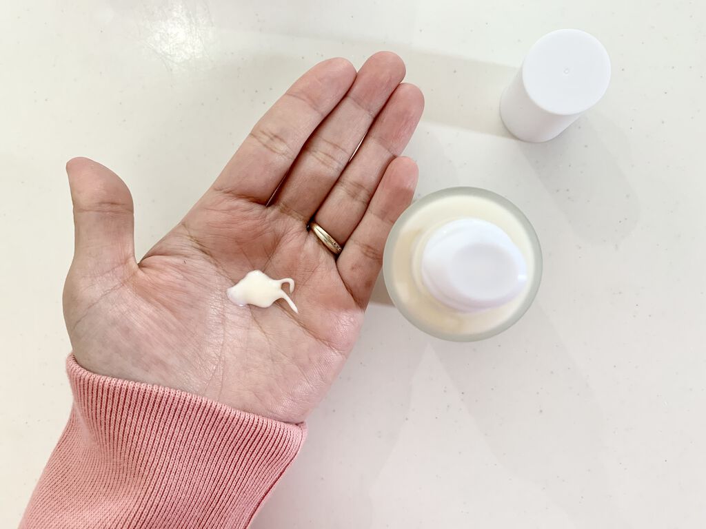 フラワー エッセンシャル モイスチャライザー/FEMMUE/乳液を使ったクチコミ（2枚目）