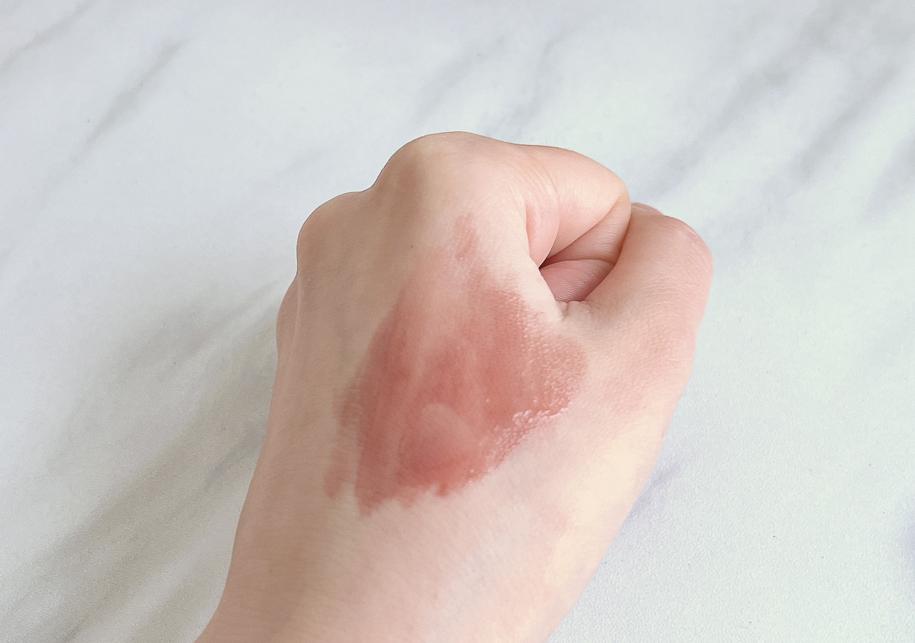 ローズ・パーフェクト・リキッド/GIVENCHY/口紅を使ったクチコミ（2枚目）