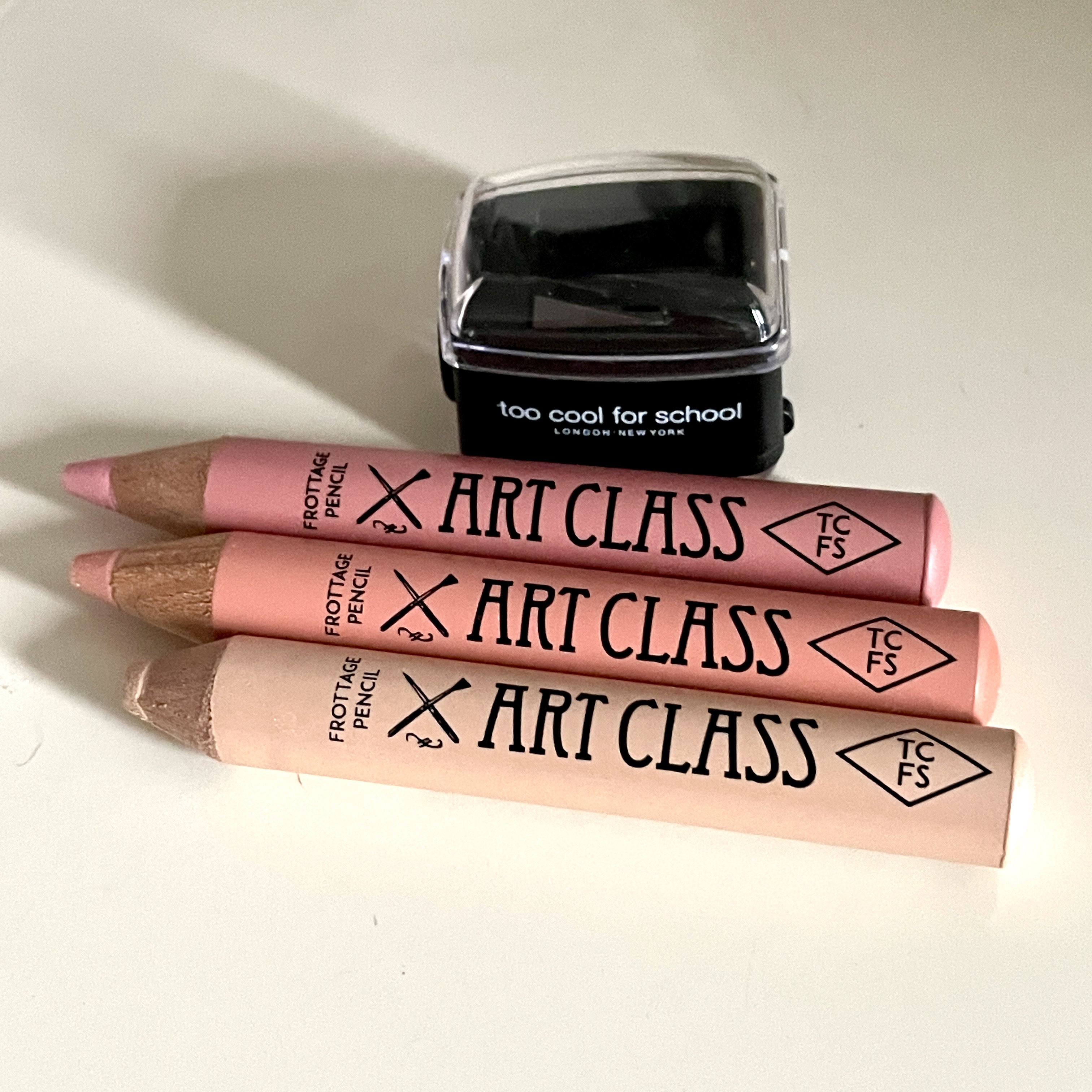アートクラス フロッタージュペンシル/too cool for school/スティックアイシャドウを使ったクチコミ（1枚目）