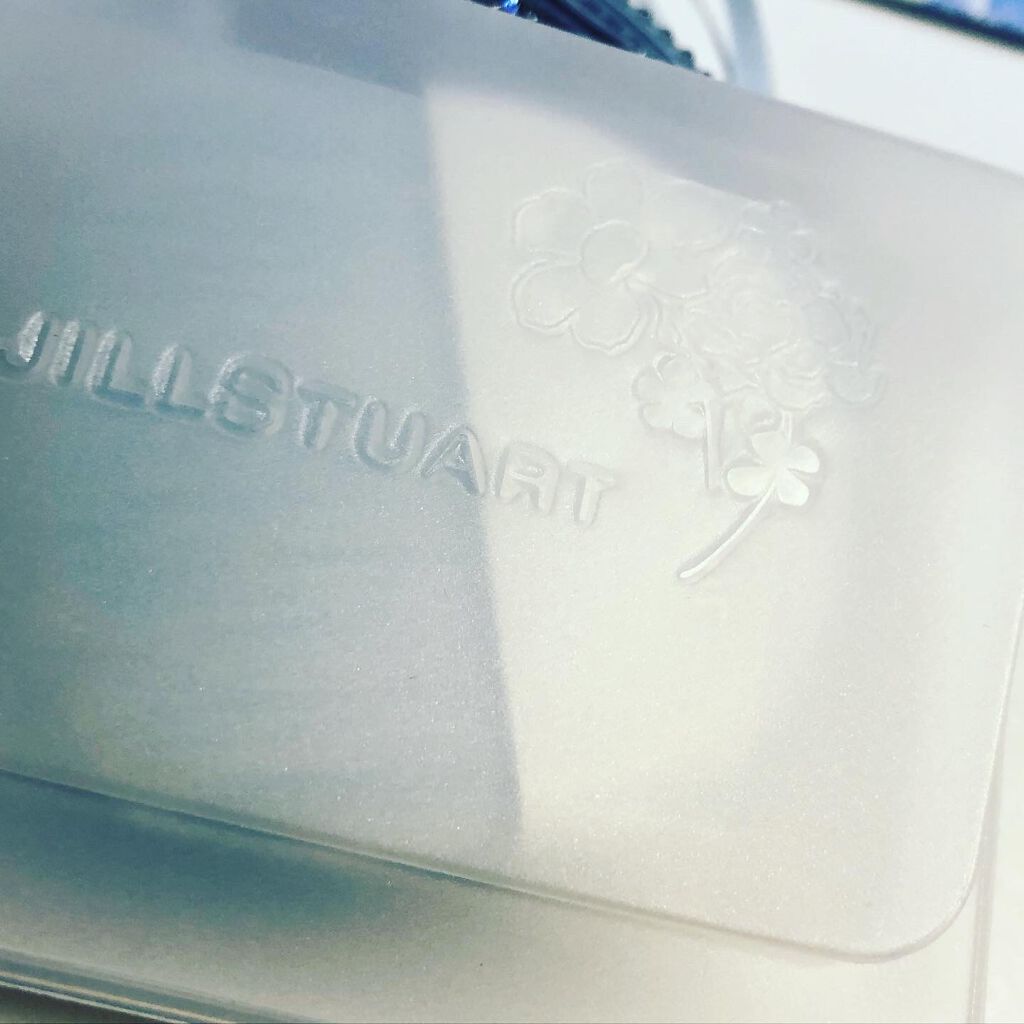 サムシングピュアブルー イノセントフェイスパウダー/JILL STUART/プレストパウダーを使ったクチコミ(6枚目)