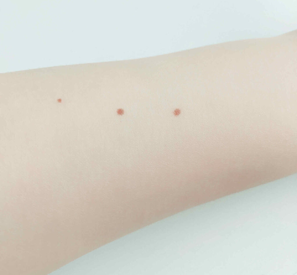 フィニッシングパウダー パールラメ入り/チャコット・コスメティクス/ルースパウダーを使ったクチコミ（2枚目）