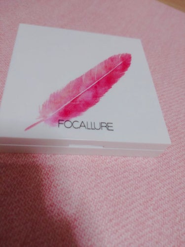 FOCALLURE シルキーパウダー  チークのクチコミ「FOCALLURE フーカルーア

Silky powder ombre blush シルキー.....」（1枚目）