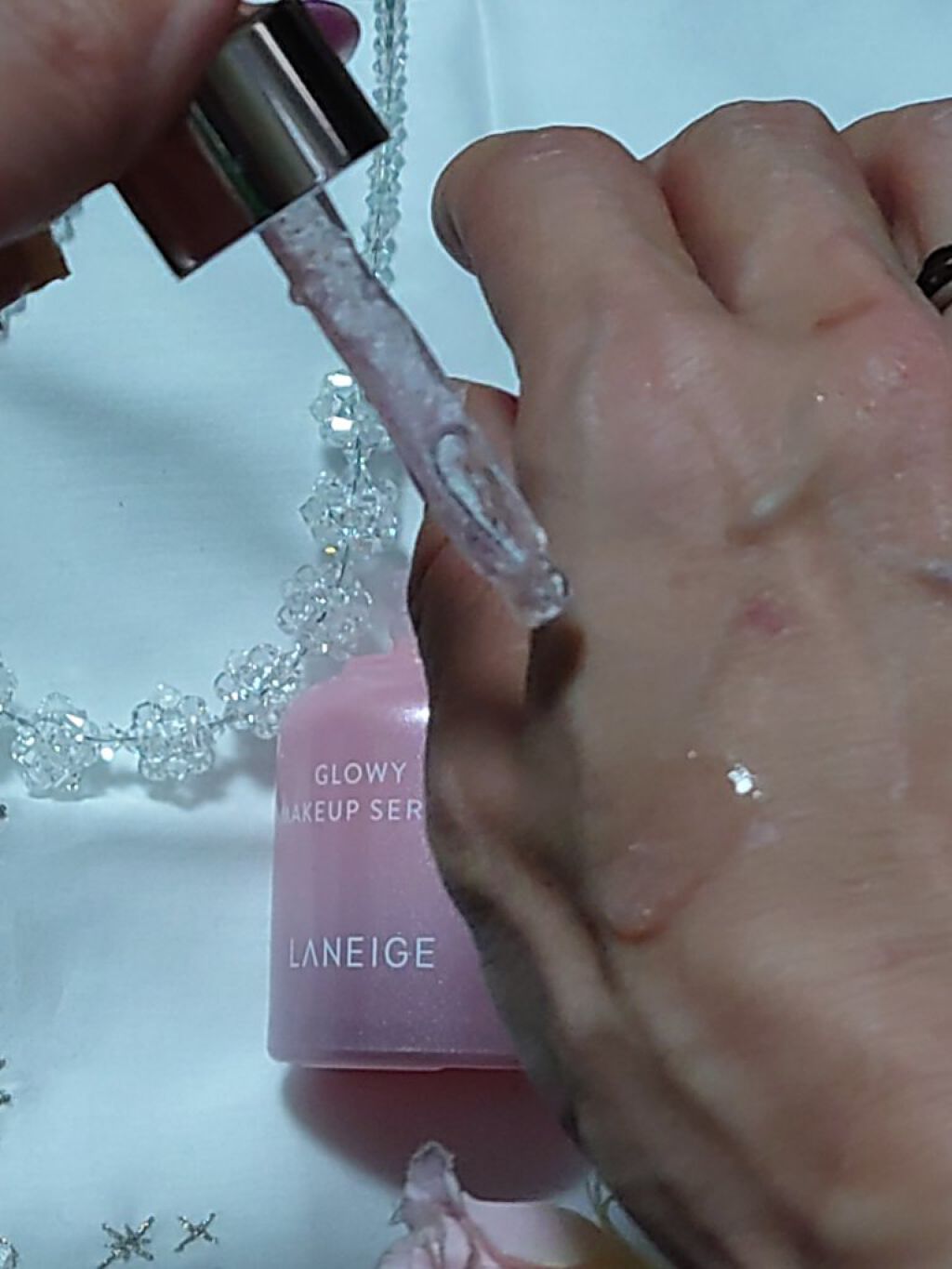LANEIGE グロウィ メイクアップセラムのクチコミ「この冬イチオシの下地です！！

自然な艶感と保湿力、加えてファンデの密着力をあげてくれます。し.....」（2枚目）