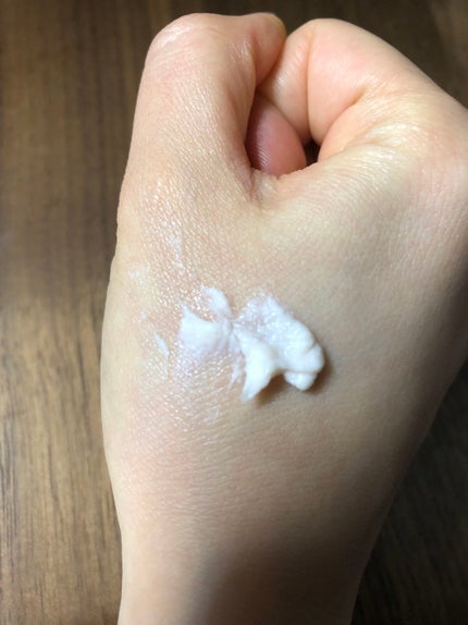 ボディバター ストロベリー/THE BODY SHOP/ボディクリームを使ったクチコミ(3枚目)