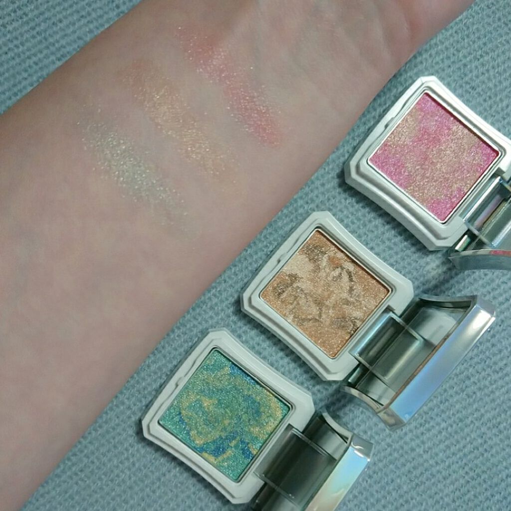 カラーリング アイカラー/ANNA SUI/単色アイシャドウを使ったクチコミ（3枚目）