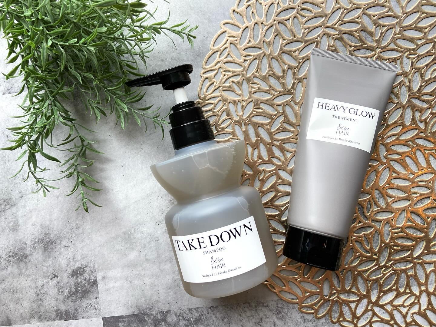 .
河北裕介さんが作る渾身のヘアケアᝰ✍︎꙳⋆

＆be(アンドビー)シャンプ＆トリートメント🫧

雑誌で載っていたヘアメをよく見ていた大好きなヘアメイクアップアーティスト、
河北裕介さんが作ったヘアケアと言われてこれは使うしかないと思っ