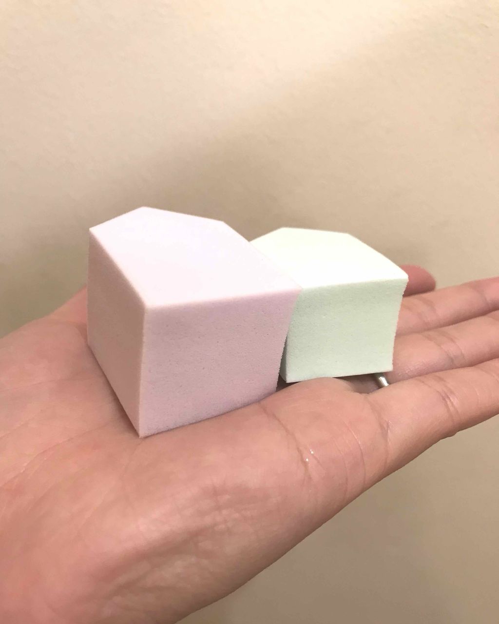 メイクアップスポンジ(バリューパック ウェッジ型 30個)/DAISO/パフ・スポンジを使ったクチコミ(2枚目)