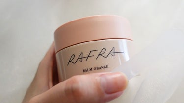 RAFRA バームオレンジのクチコミ「🌼ラフラバームオレンジ
☑しっとりなめらか肌に導く温感美容液クレンジングバーム
☑肌の上で＋8.....」（2枚目）