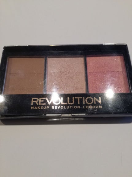 コントアー ウルトラ ブライトニング コントアー キット ウルトラ フェアー 01/MAKEUP REVOLUTION/プレストパウダーを使ったクチコミ(1枚目)