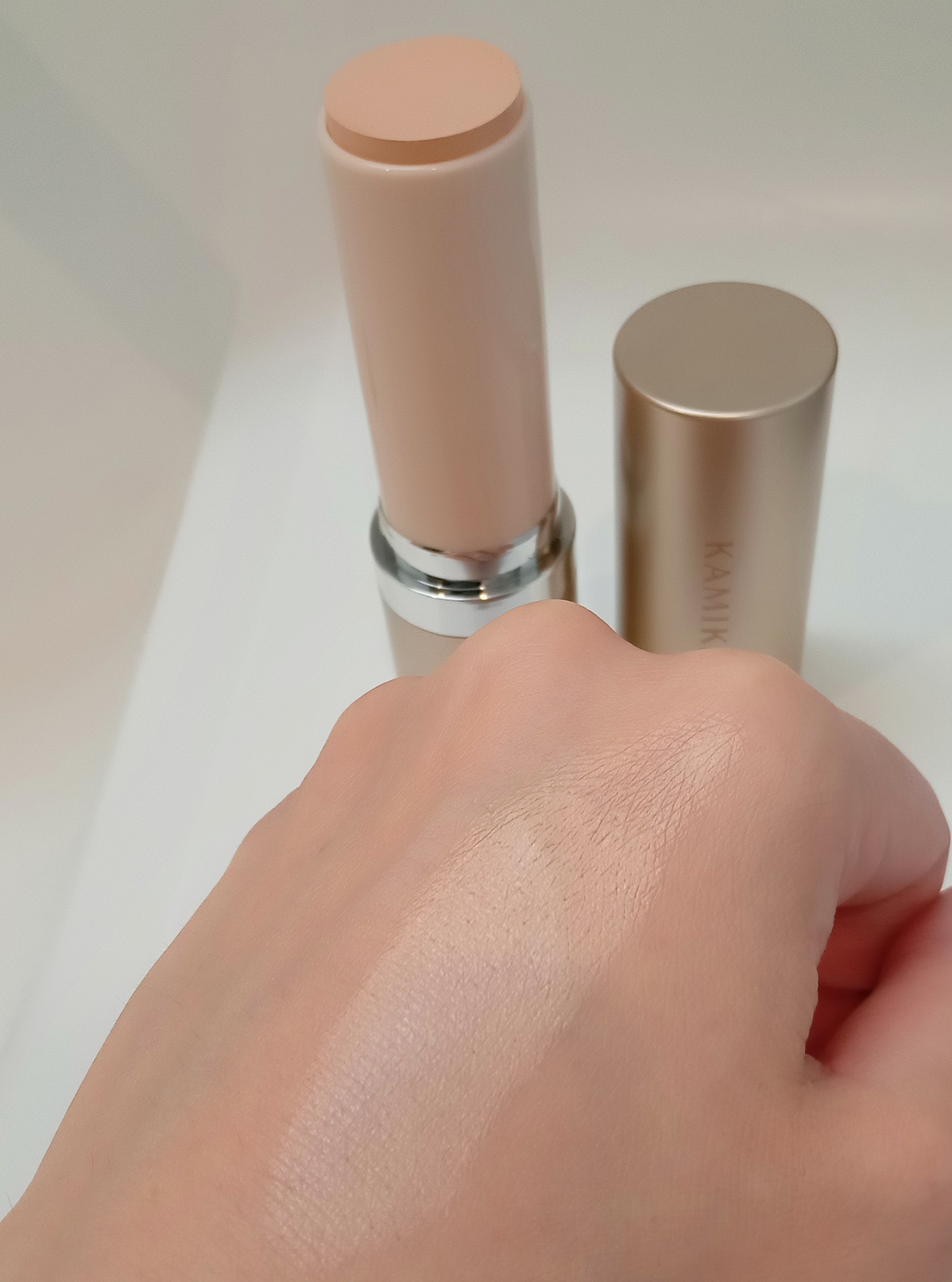 シルキースティックファンデーション/KAMIKA/その他ファンデーションを使ったクチコミ（2枚目）