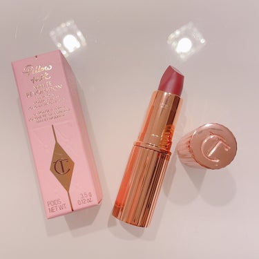 Charlotte Tilbury
マットレボリューション

ピロートーク　2.ミディアム
赤みのある深めのベージュピンクでかわいい。もはやブラウンローズ？
マットだけど少しサテンぽくもありオシャレな仕