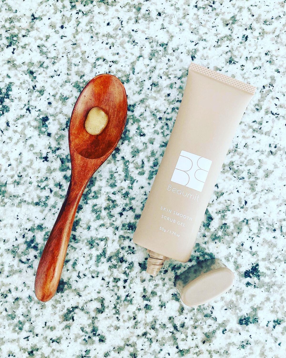 スキンスムーススクラブジェル/Beaumit/スクラブ・ゴマージュを使ったクチコミ(3枚目)