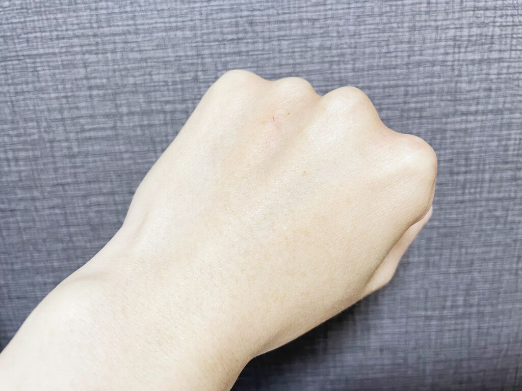 mok on LIPS 「WORLDONEセラミドチャージエッセンスセラミド補給でしなや..」(4枚目)