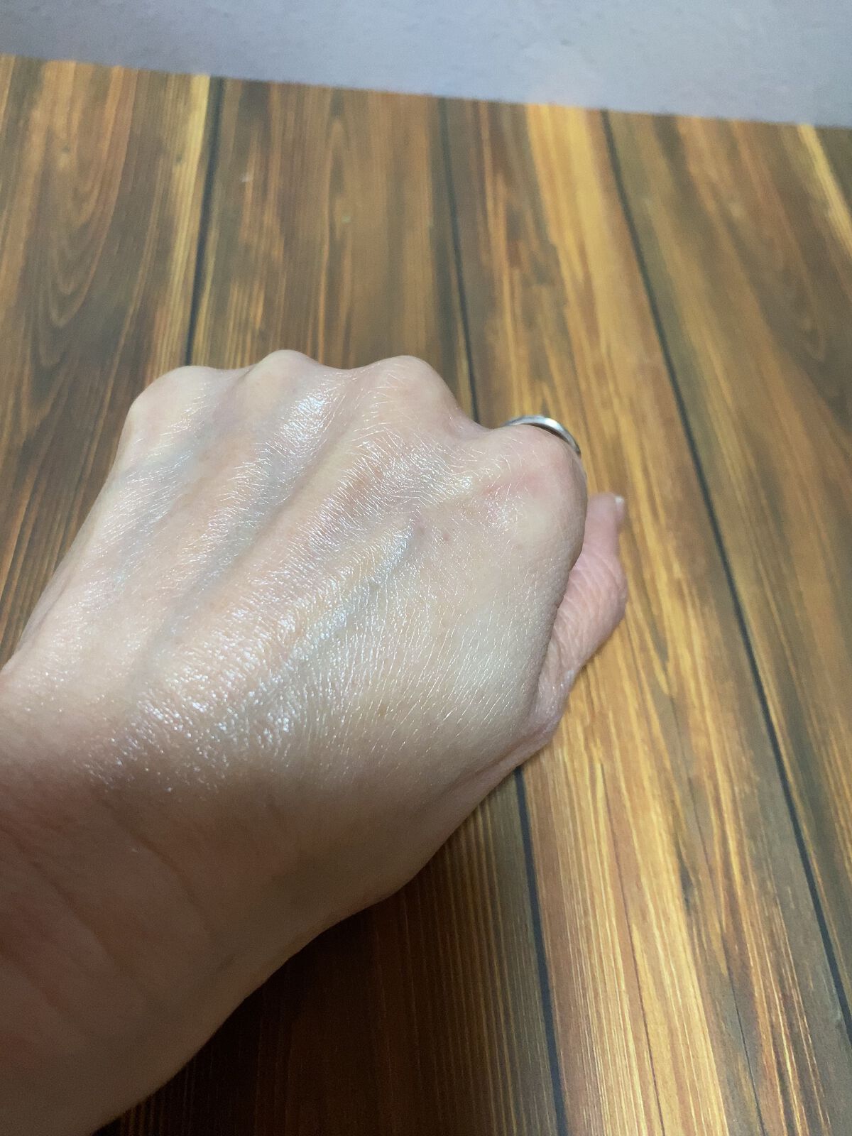 ニベアUV ディープ プロテクト＆ケア トーンアップ エッセンス/ニベア/日焼け止めローションを使ったクチコミ（3枚目）