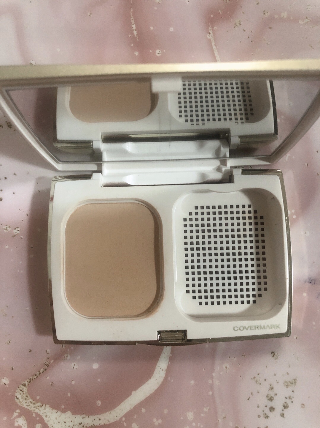 シルキー フィット SN20/COVERMARK/パウダーファンデーションを使ったクチコミ（1枚目）