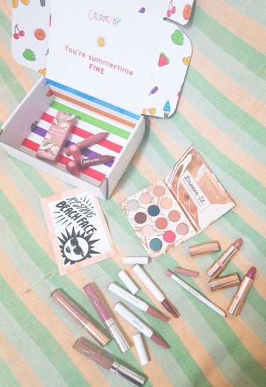 ドリームストリートプレストパウダー シャドーパレット/ColourPop/パウダーアイシャドウを使ったクチコミ（2枚目）