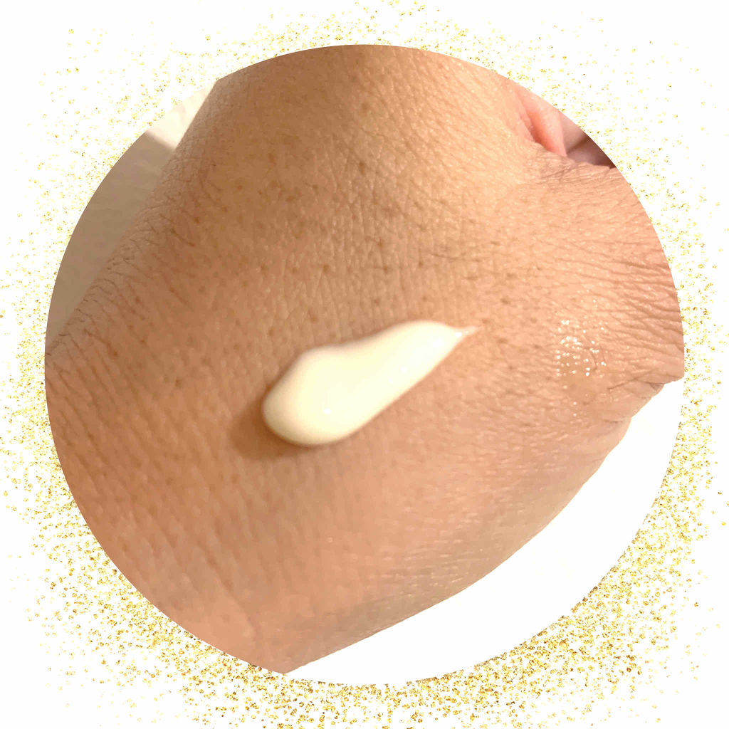 CLARINS レ ビュスト フェルムテのクチコミ「こんにちは😃
コロン💕です

出産してもバストは萎みたくない！垂れたくない‼︎
って言う気持ち.....」（2枚目）