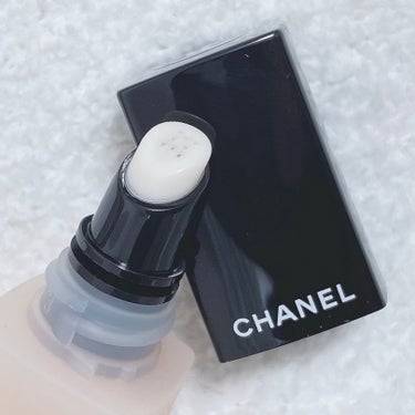 CHANEL ユイル ア オングルのクチコミ「CHANEL
ユイル ア オングル

✼••┈┈••✼••┈┈••✼••┈┈••✼••┈┈••.....」（2枚目）