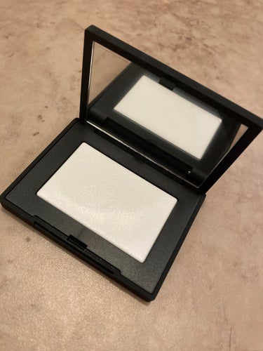 ライトリフレクティングセッティングパウダー　プレスト　N ミニ 02415/NARS/プレストパウダーを使ったクチコミ（3枚目）