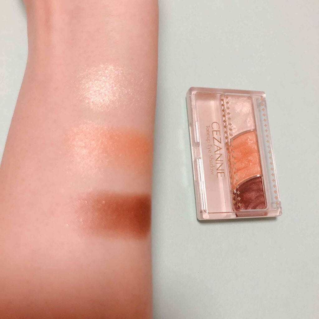 トーンアップアイシャドウ/CEZANNE/アイシャドウパレットを使ったクチコミ(2枚目)