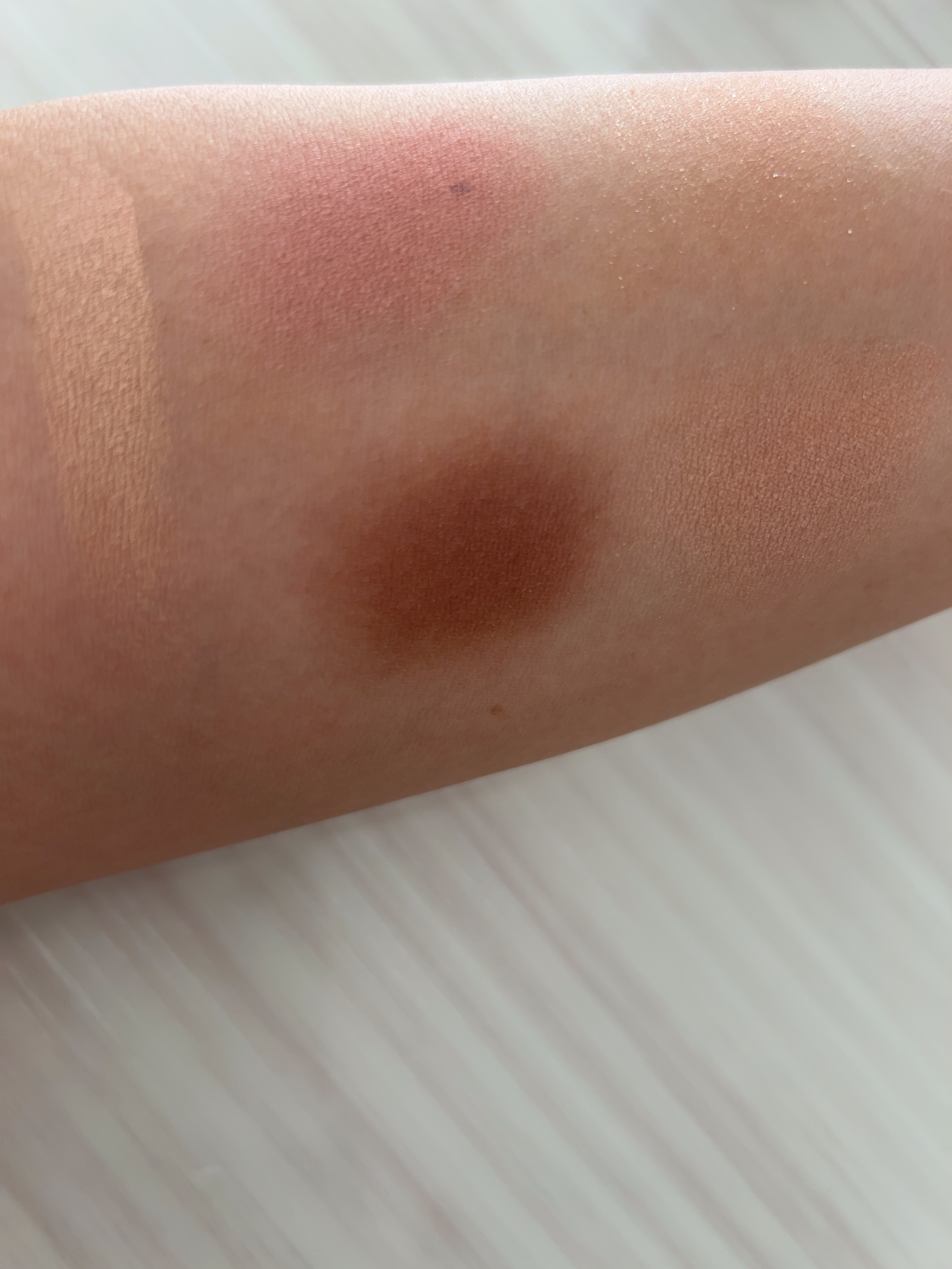 シャドーカスタマイズ/MAJOLICA MAJORCA/単色アイシャドウを使ったクチコミ（3枚目）