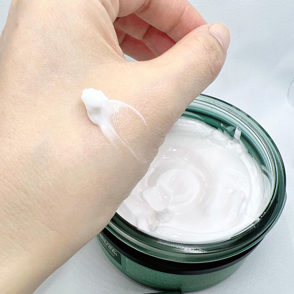 ウェルネス ボディジェルクリーム ユーカリ& ローズマリー/THE BODY SHOP/ボディクリームを使ったクチコミ(5枚目)