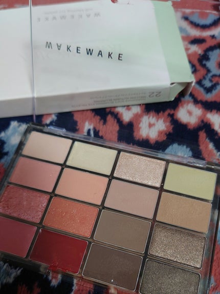ソフトブラーリングアイパレット/wakemake/アイシャドウパレットを使ったクチコミ(3枚目)