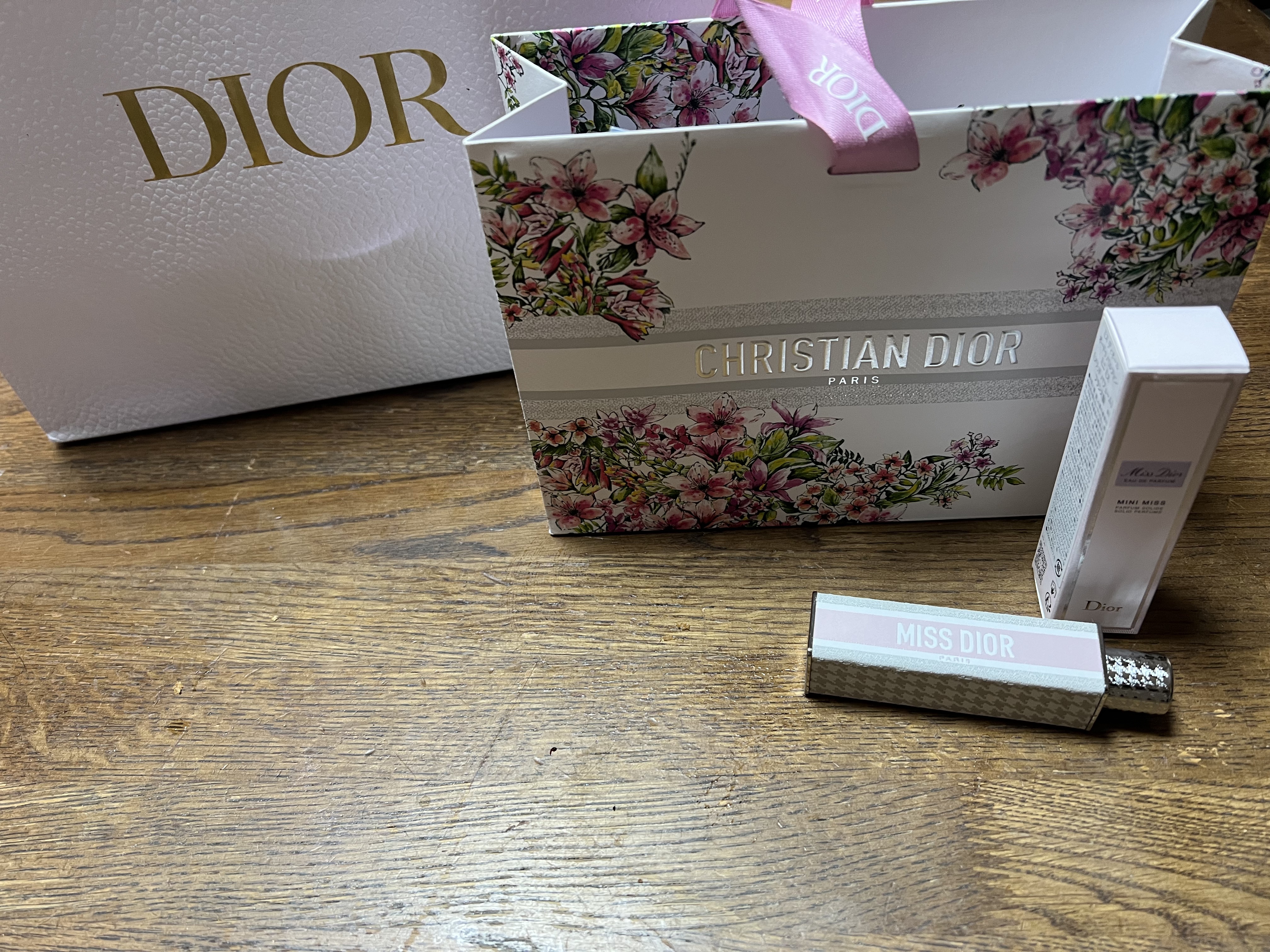 ミス ディオール オードゥ パルファン ミニ ミス/Dior/香水(レディース)を使ったクチコミ（2枚目）