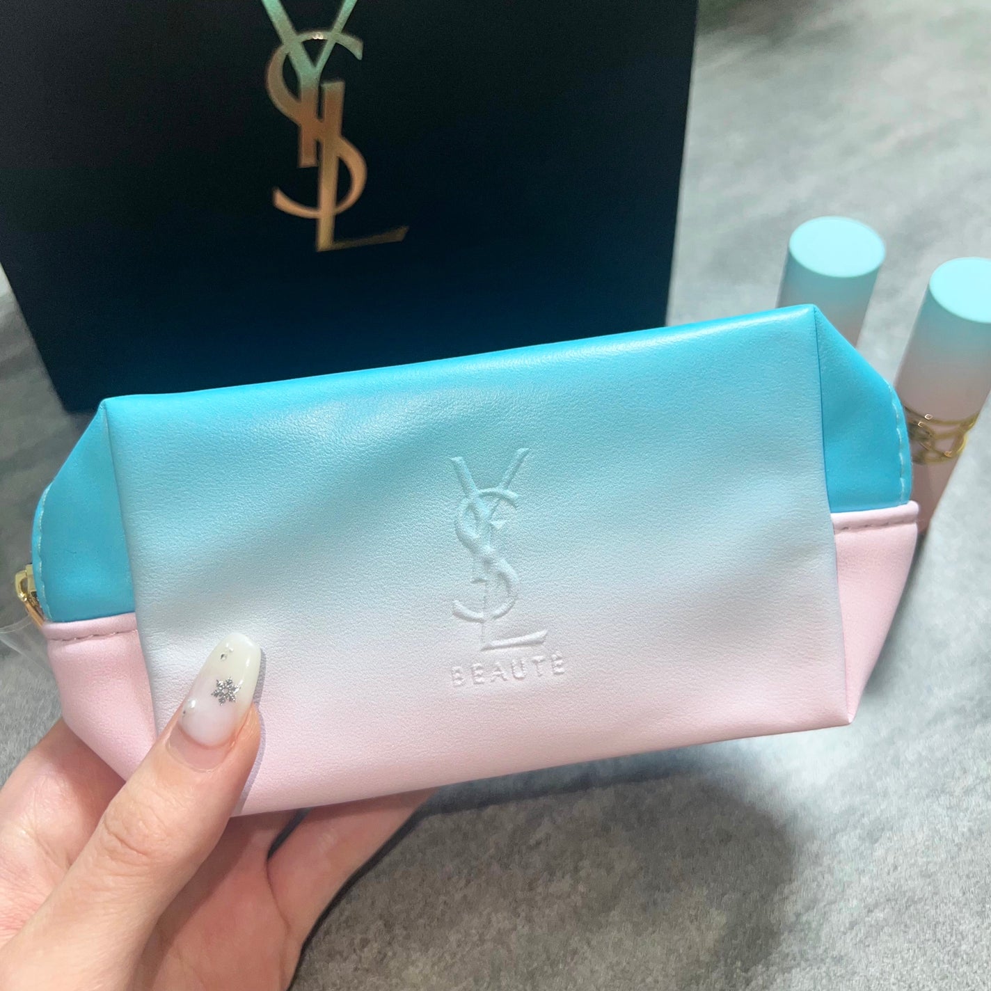 ラディアント タッチ グロウパクト/YVES SAINT LAURENT BEAUTE/クッションファンデーションを使ったクチコミ(6枚目)