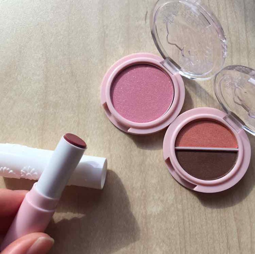 Blooming Kitty パウダーチーク/DAISO/パウダーチークを使ったクチコミ（2枚目）