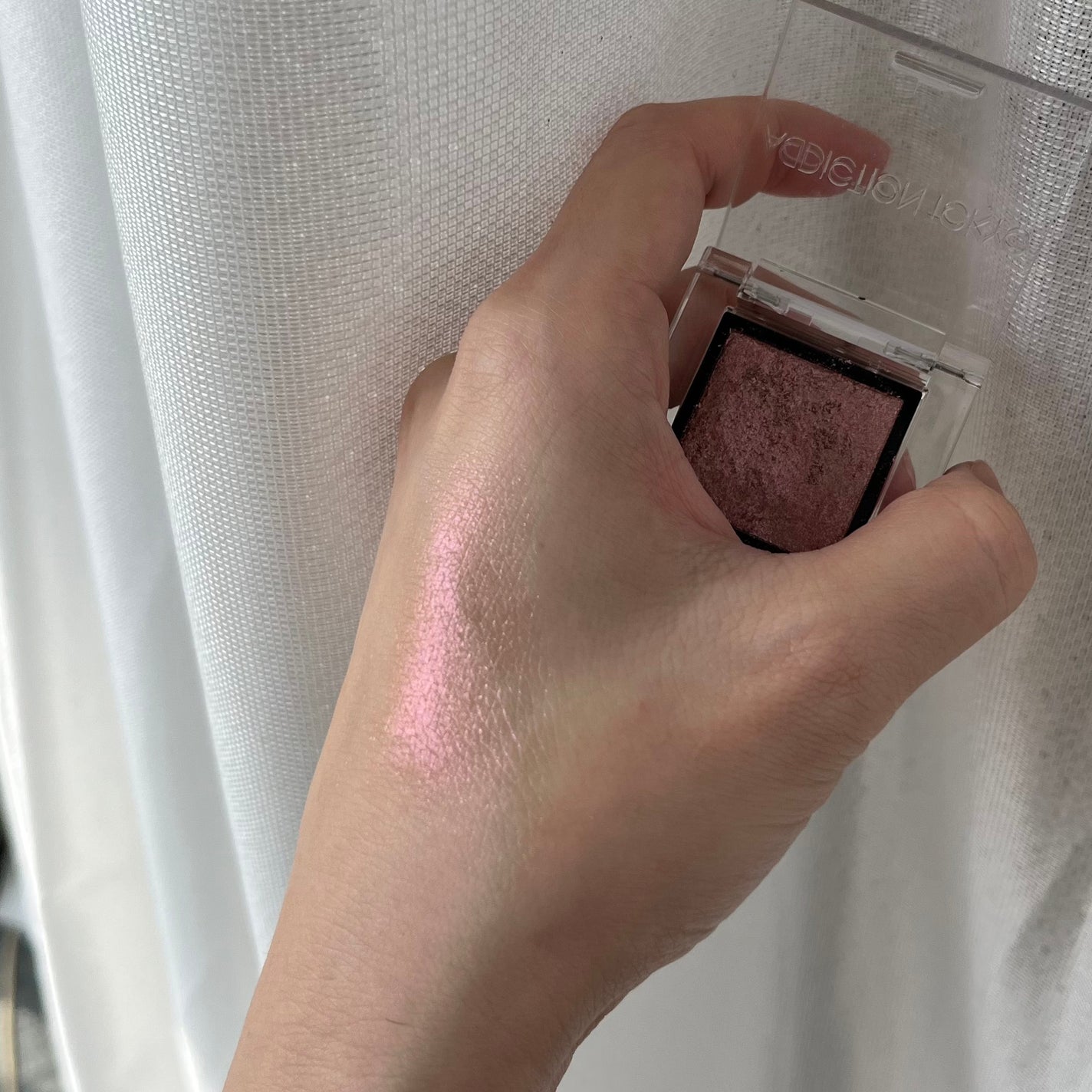 アディクション ザ アイシャドウ スパークル/ADDICTION/単色アイシャドウを使ったクチコミ(4枚目)