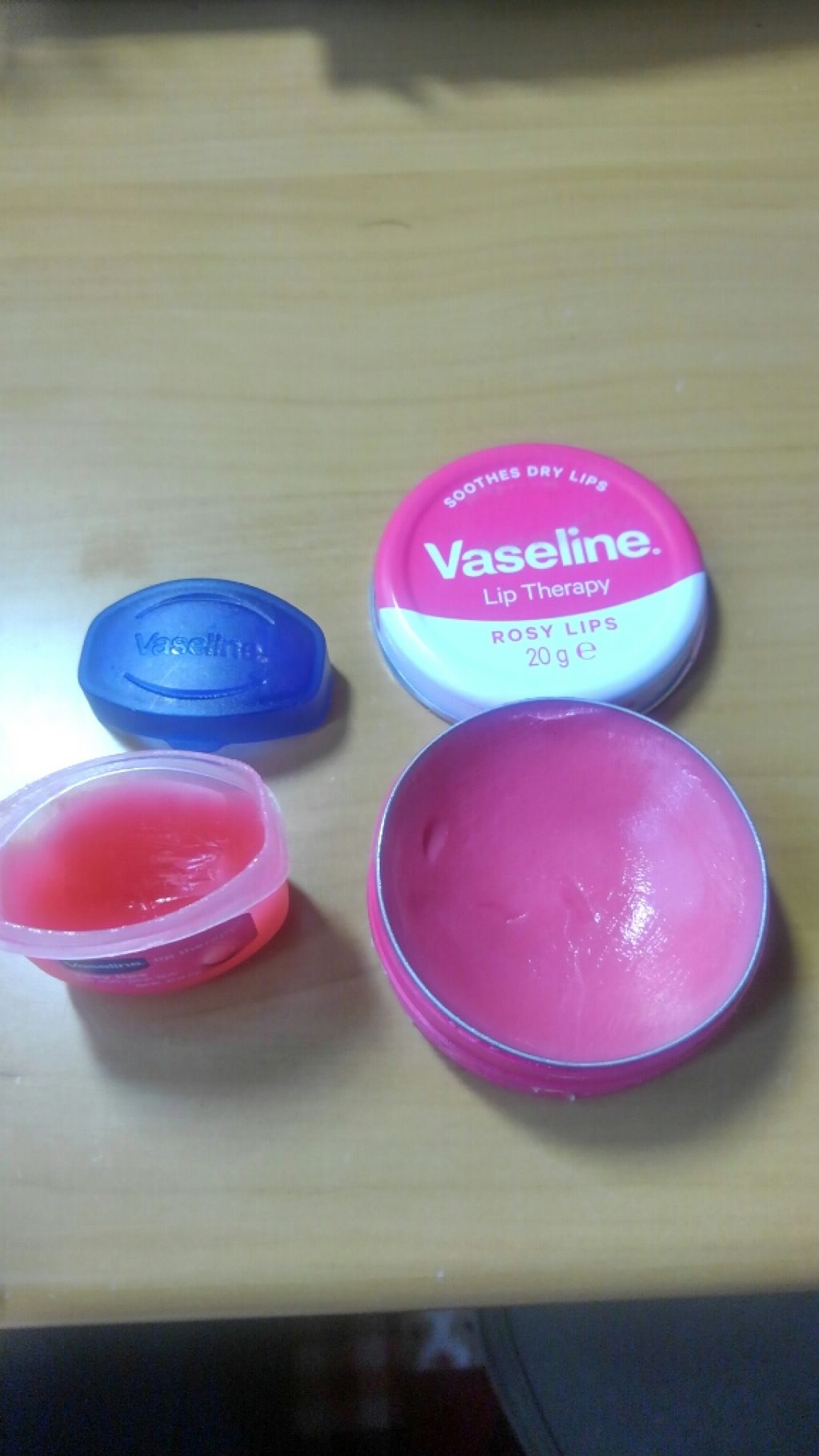 ヴァセリン リップ モイストシャイン オリジナル/ヴァセリン/リップバームを使ったクチコミ（2枚目）